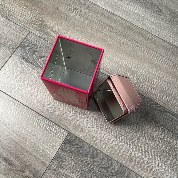 Lancôme Paris Eiffel Tower Empty Metal Box. - Picture 6 of 10